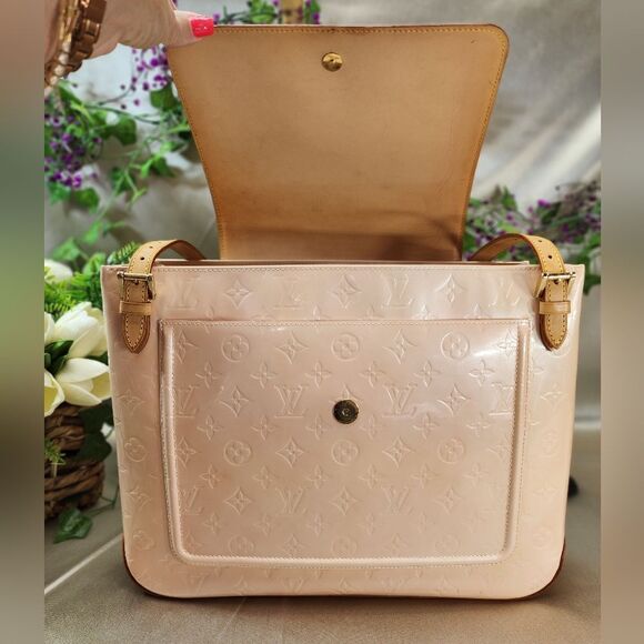 Louis Vuitton Vernis Petronia Street Marshmallow w/ Dust Bag & COA EUC - Picture 10 of 17